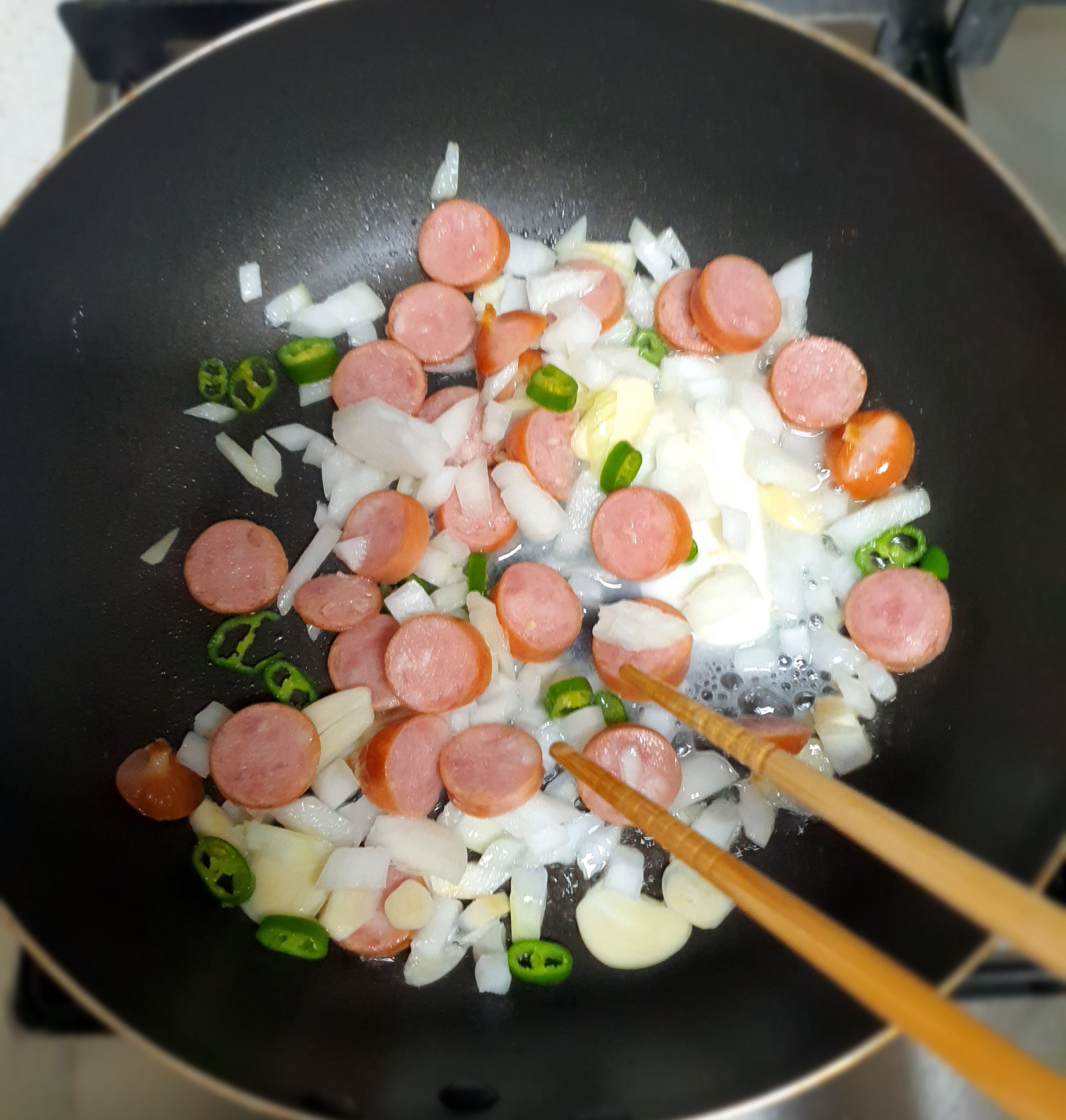 냉장고에-애매하게-남은-재료를-소진하기-좋은-메뉴입니다.