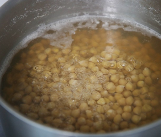 병아리콩 불리기