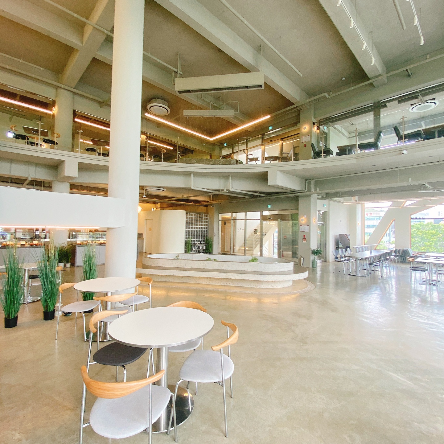 대전 대형베이커리 카페 크로넛 유성공원 에이트 aight