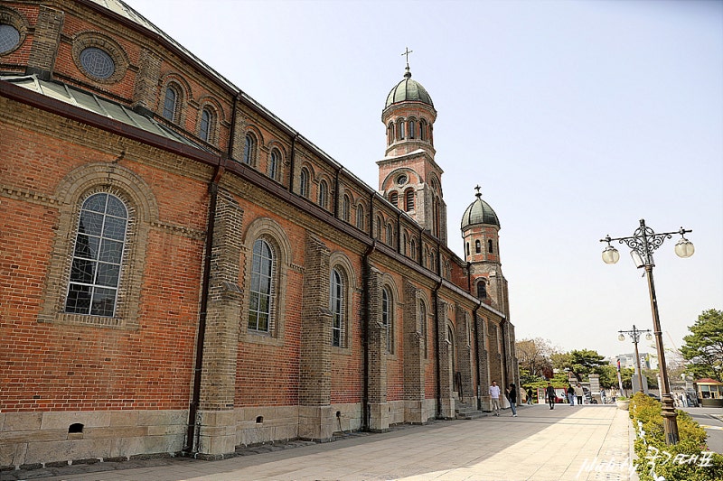 전주 전동성당 앞 한정식 거리