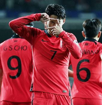 손흥민 멀티골 토트넘 주장 골