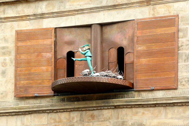 Glockenspiel zur Sage am Hochzeitshaus in Hameln [출처: wikipedia]