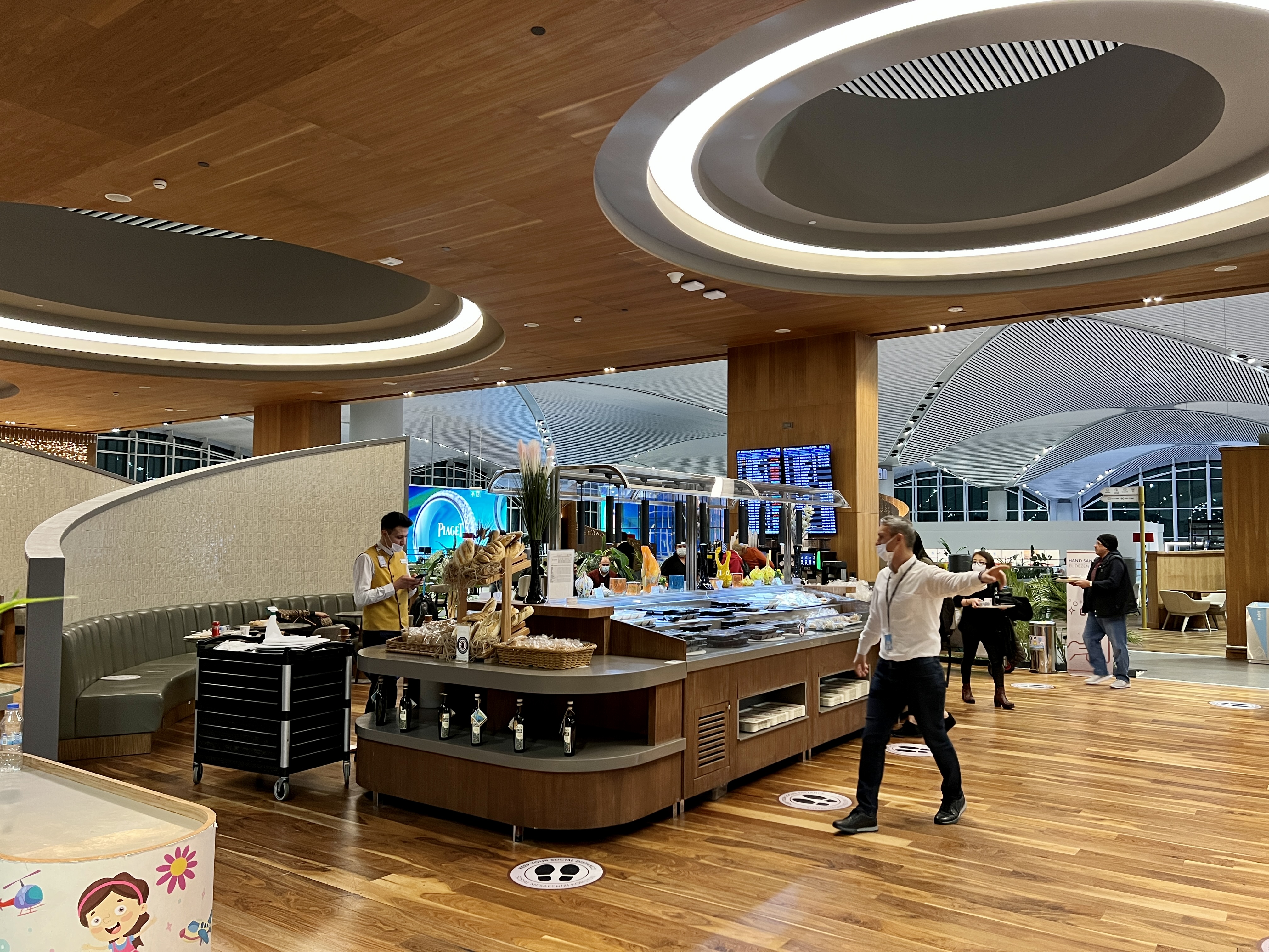 이스탄불 공항 라운지 음식