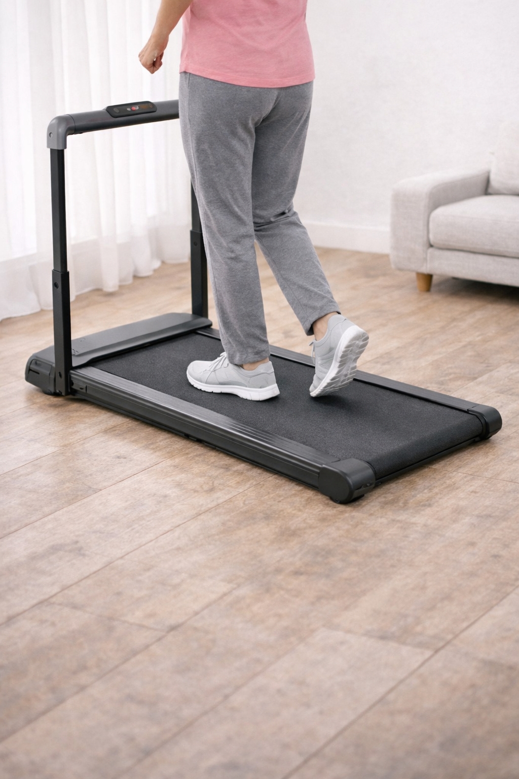 러닝머신 천천히 걷기용으로 홈트에 추천합니다.