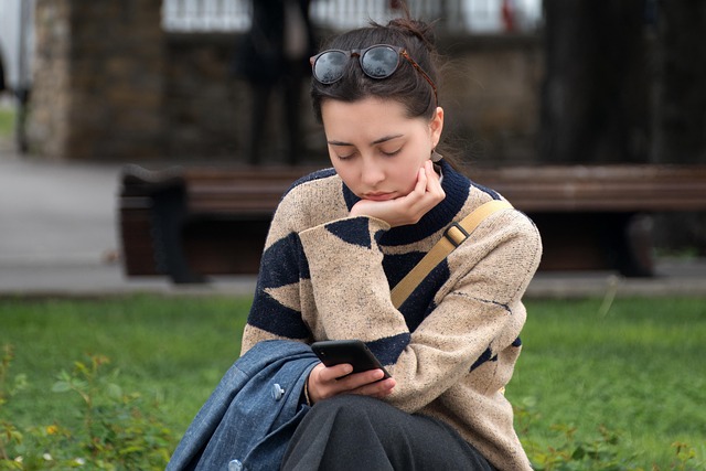 1인 시청을 전제로 설계되는 콘텐츠 구조 변화 이미지