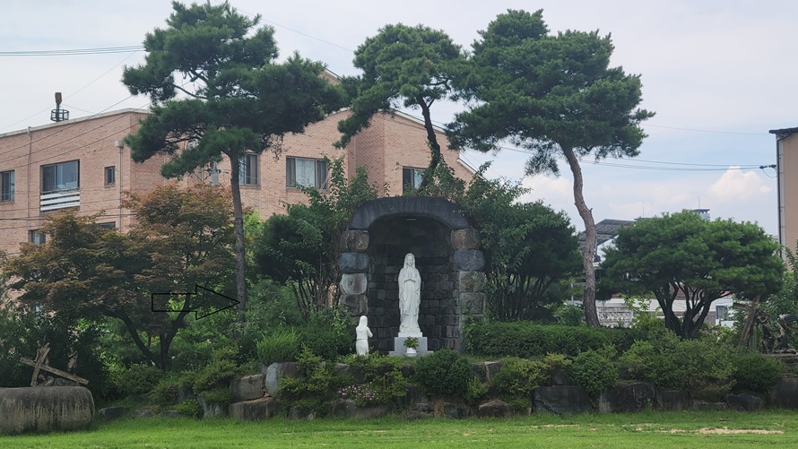 증평성당 성모동산 성모상, 십자가의 길 사진