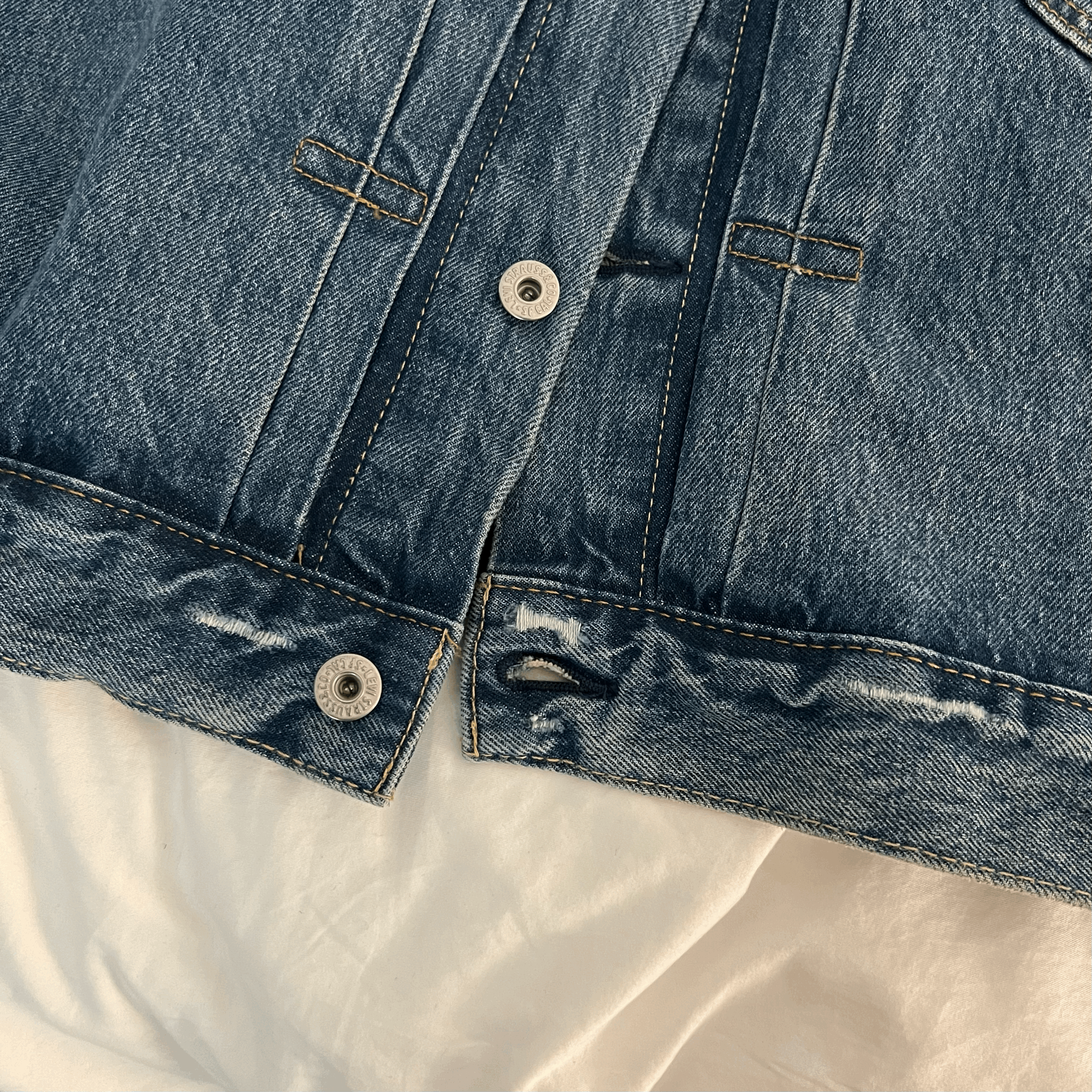 ์ฒญ์์ผ ๋ฐ๋ฏธ์ง ๋ํ
์ผ