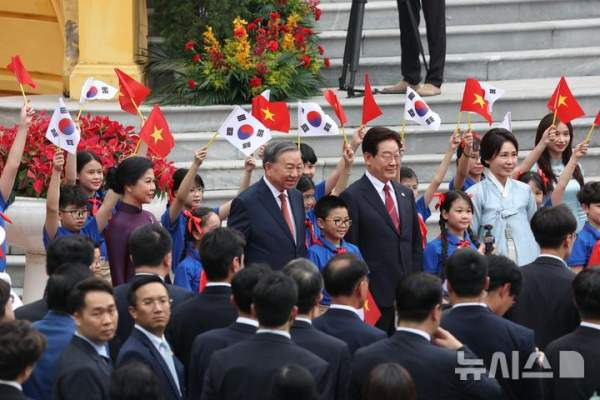 한-베트남 정상 기념촬영: 한-베 정상회담 원전&middot;에너지&middot;공급망 협력 핵심 정리 (2026.4.22)
