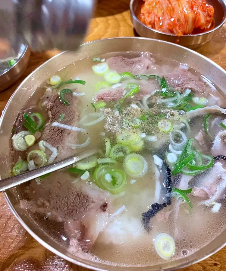 전참시 전지적참견시점 이영자 직접 끓인 보리차 청담부부 정우성 이정재 웃게한 디저트 맛집 80년 노포 방짜유기 한우 곰탕, 수육 여의도 국회의사당역 곰탕집 맛집 소개