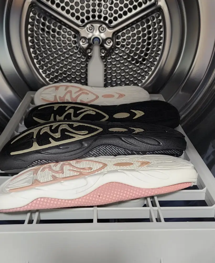 운동화건조_LG건조기_선반위에운동화쌓기