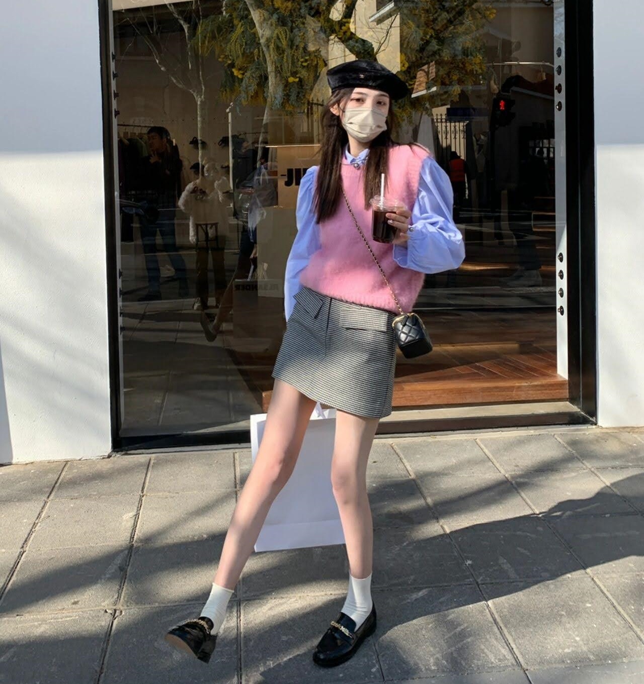 샤넬 이니셜 로고 유광 로퍼 코디 에스리아