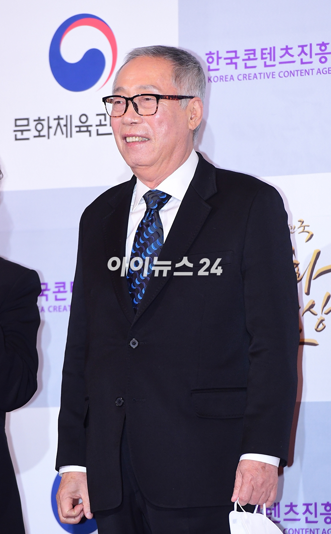 변희봉