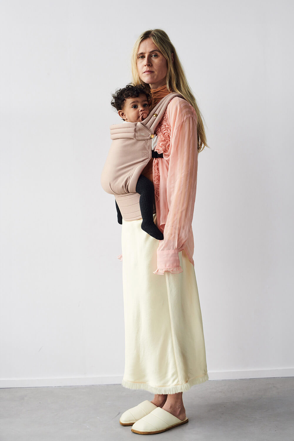 이승기 아기 띠 - 앞으로 맨 모습