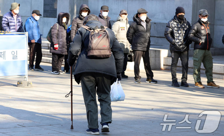 한국 노인 빈곤과 연금제도 개선