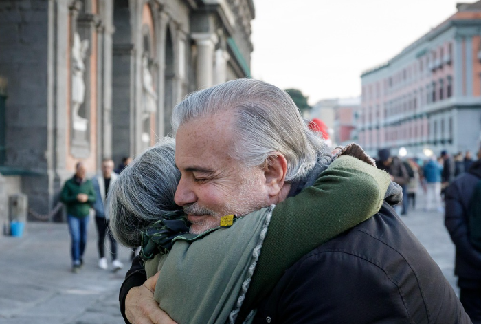 나이든 연인의 사진