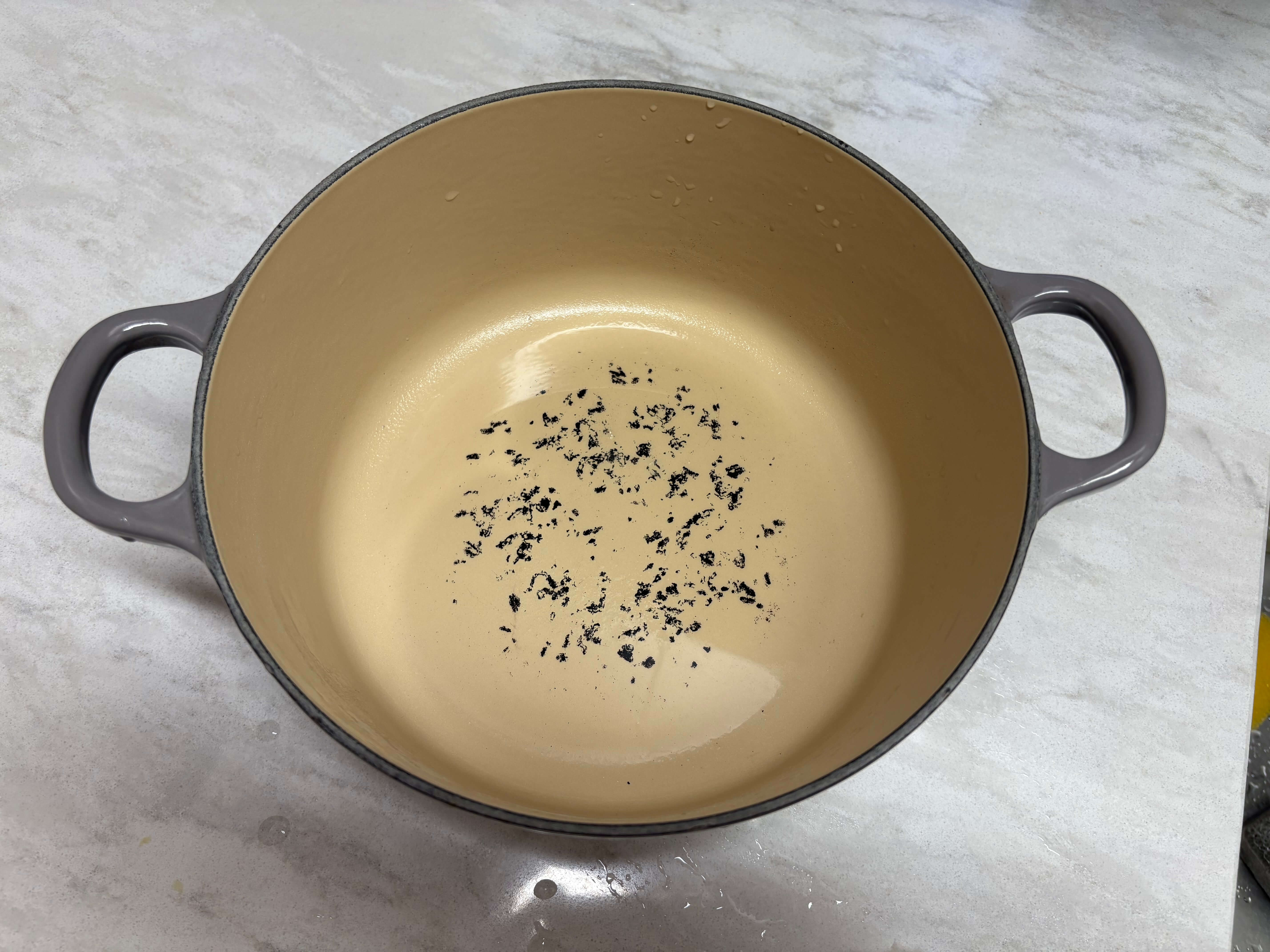 르크루제 냄비 탄자국 세척