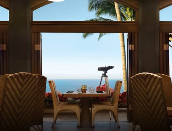 Views at Manele Golf (골프 코스 옆 바다 전망 레스토랑)