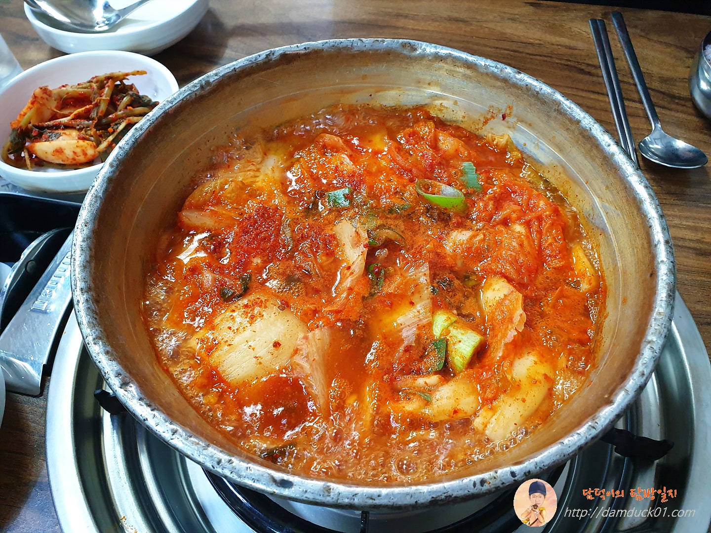 이모네-김치찌개-양푼-담덕이의탐방일지