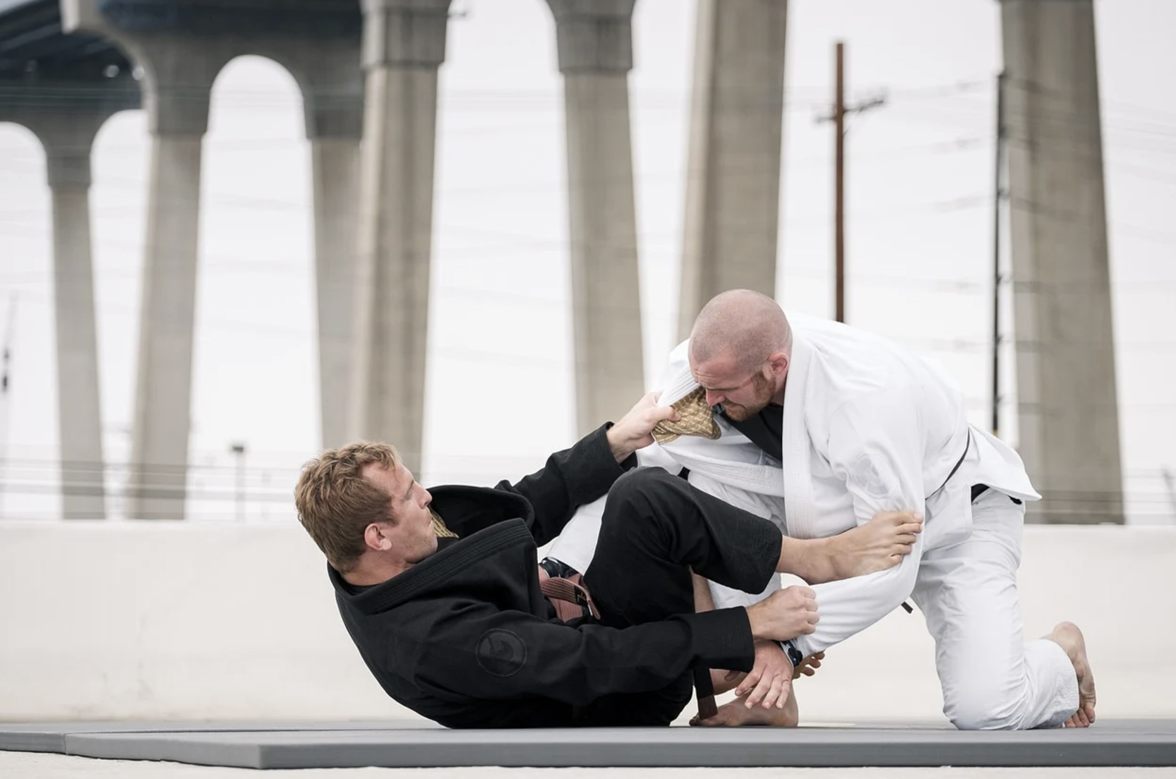 익스트림 다리싸움(Shin Kicking): 단순하지만 강렬한 영국 전통 스포츠