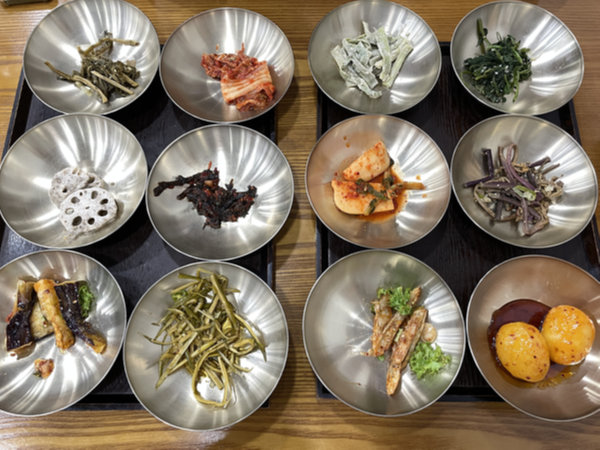 꽃누리들밥 경복궁점 정식 반찬 12가지