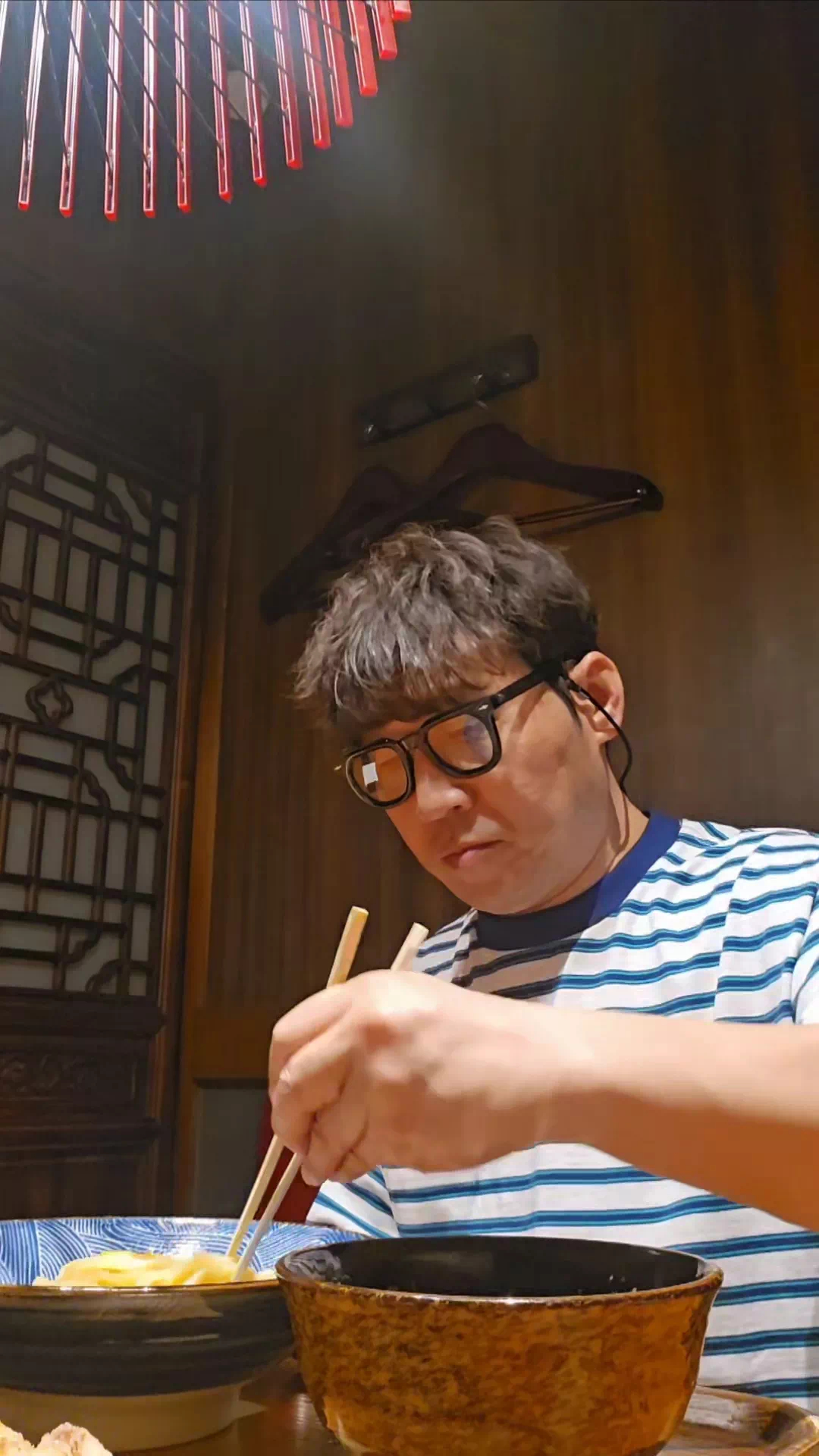 영상 썸네일