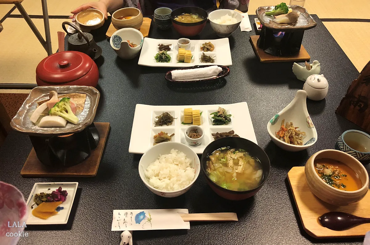 후쿠오카-유후인-료칸-야마다야-조식-상차림-일본식