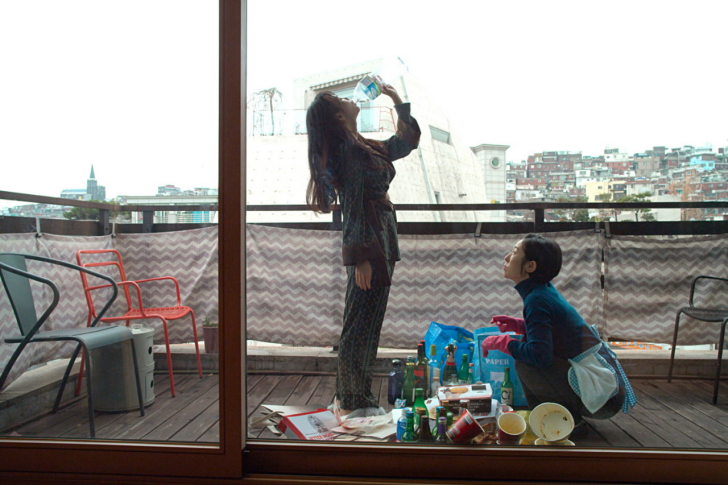 찬실이는-복도-많지-스틸컷2