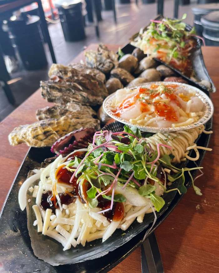 백반기행 지수원 편 4단 조개구이 무한리필 치즈 가리비 전복 숯불 구이 오이도 맛집 소개