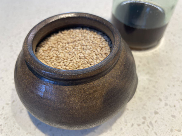 상추 겉절이 양념장 - 깨소금과 참기름은 마지막 마무리용으로 남겨두기