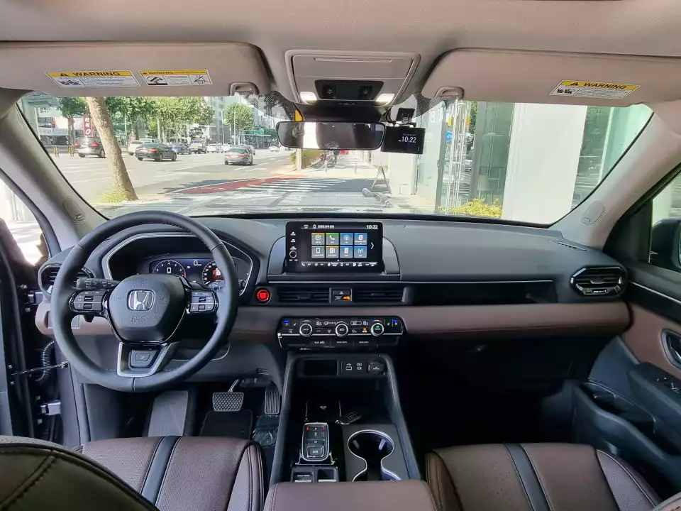 혼다 파일럿 실내는 이렇습니다.
