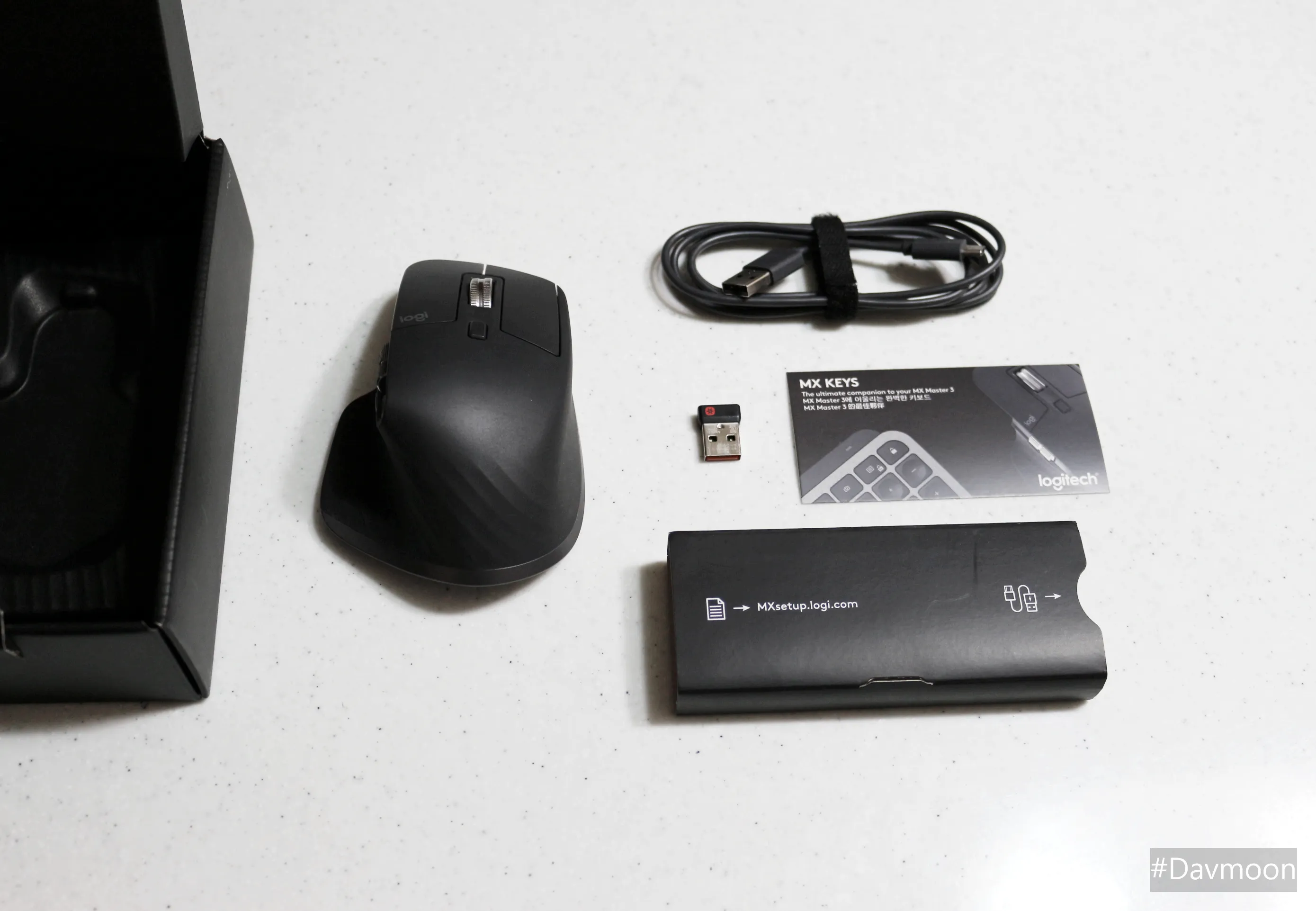 MX MASTER 3 내부 구성품