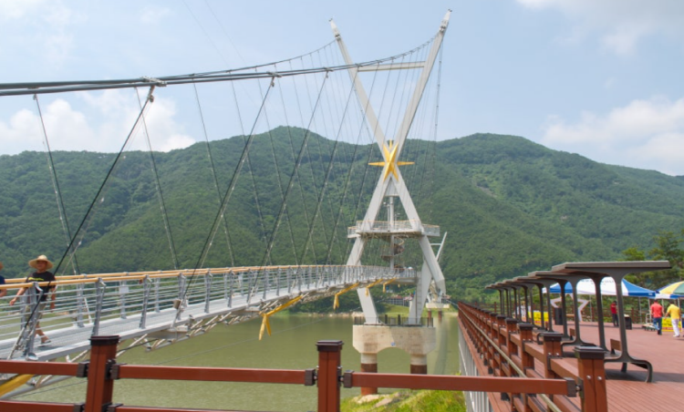 영천 보현산댐 출렁다리