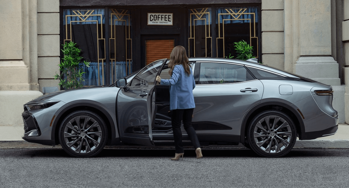 토요타 크라운 하이브리드