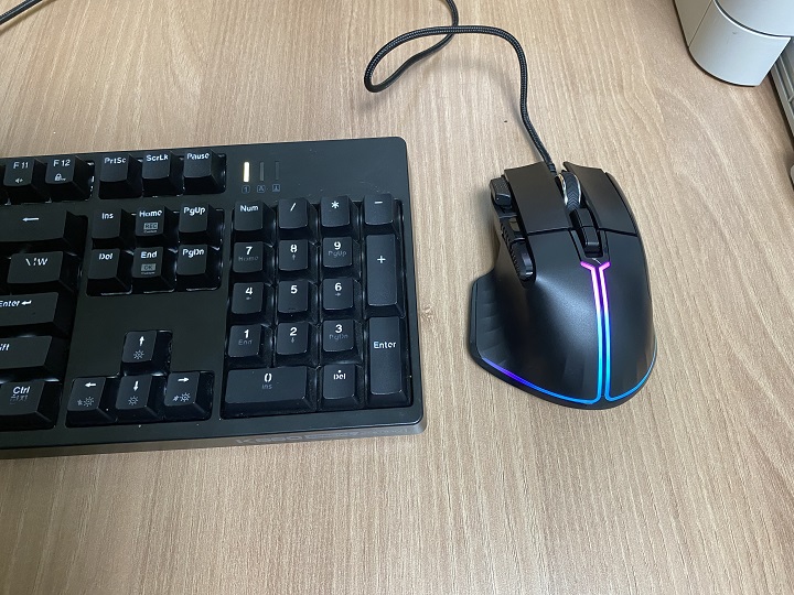 키보드와-마우스-정면-모습
