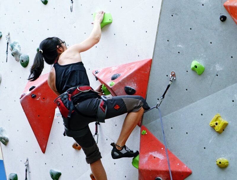 클라이밍-하는-여자