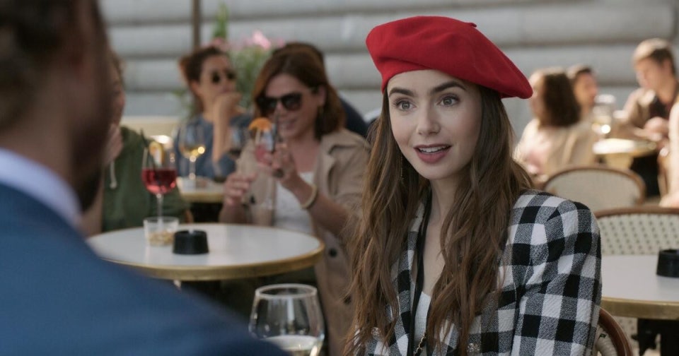 Emily in Paris의 한 장면