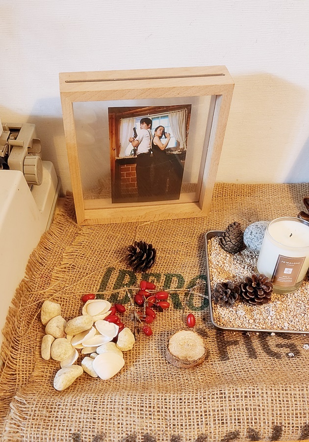 주워온 하얀돌과 빨간열매