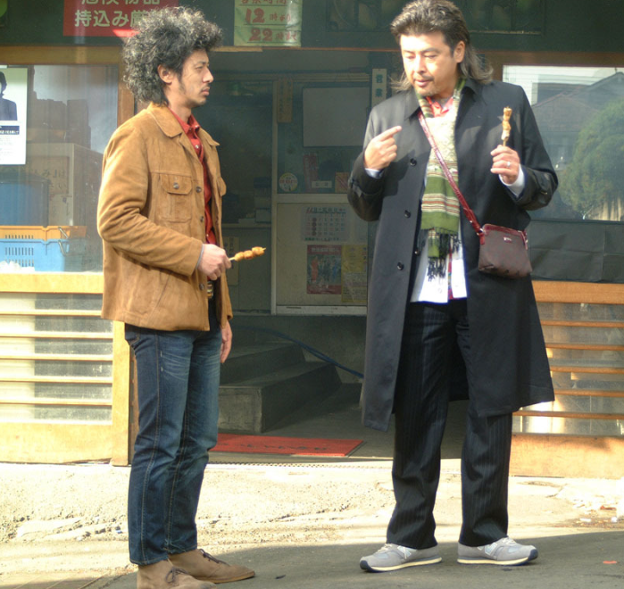 텐텐 (転々), 빚을 갚기 위해 걷는 남자 관련