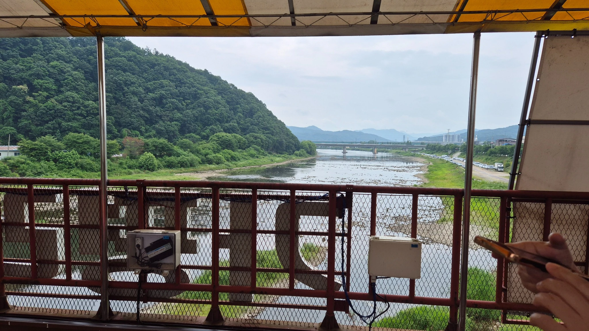 전망 포인트 – 물·산·다리가 어우러진 파노라마