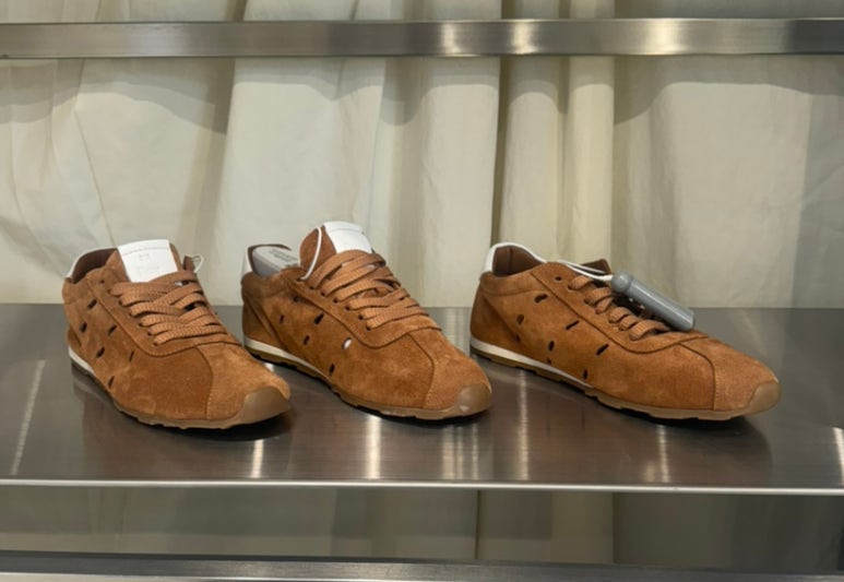 슈콤마보니 스니커즈