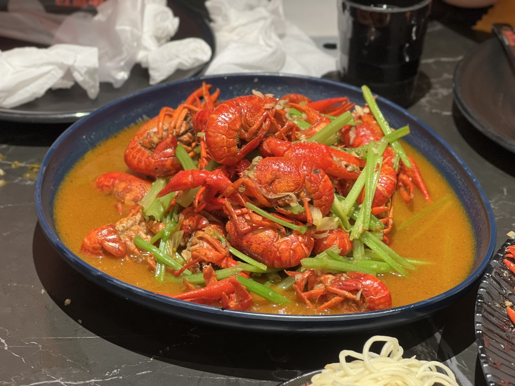 옥수수 튀김 그냥 맥주안주로도 맛있음. 기본 마라룽샤는 담백하다.