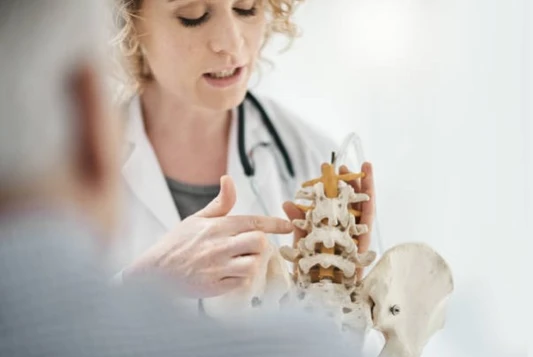 40대-50대-여성의-튼튼한-뼈를-위한-길잡이-골다공증-예방-및-관리-전략