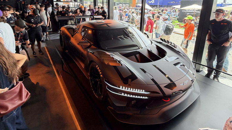 Genesis Magma Racing 팀 브랜딩 오렌지 그라데이션 라이버리
