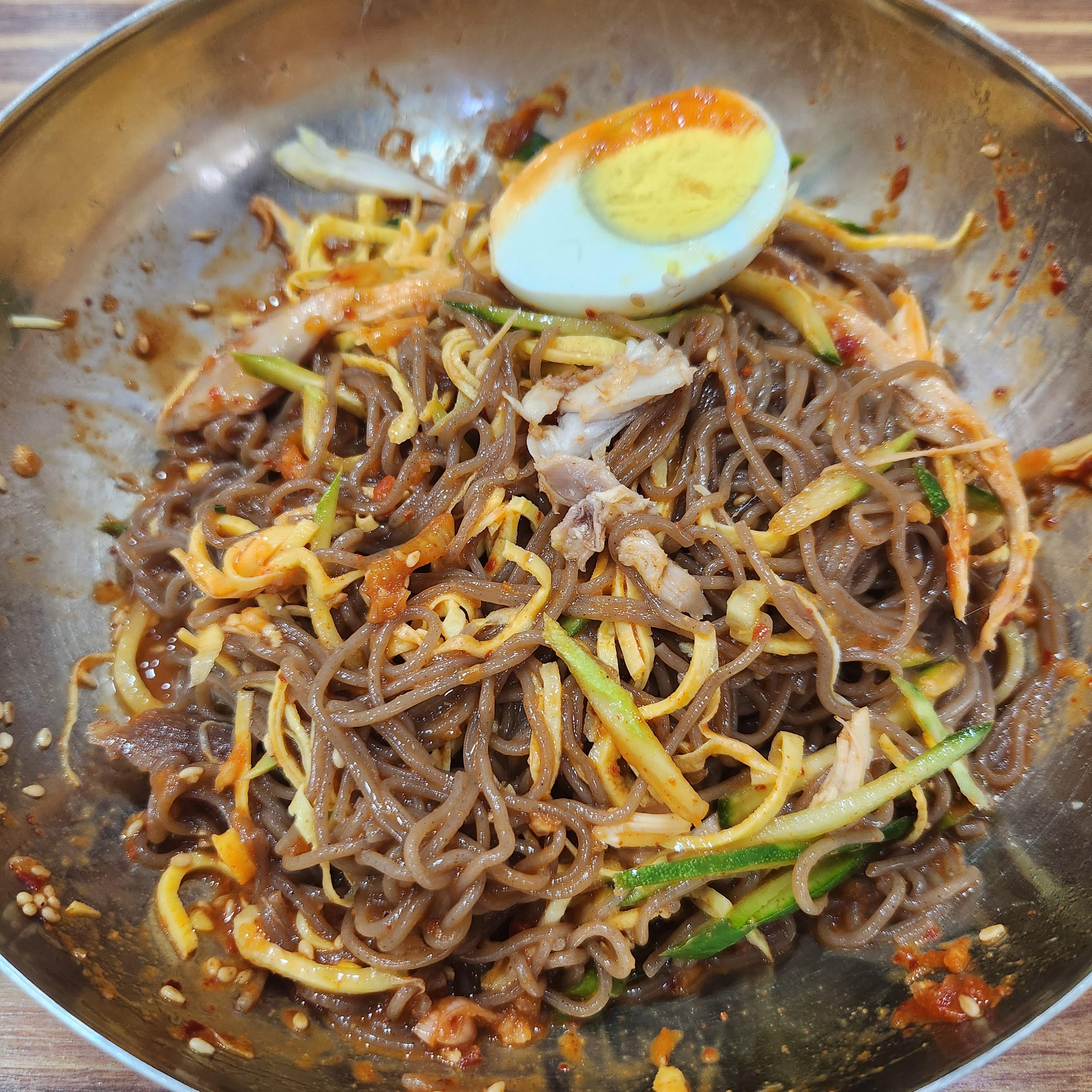 비빔냉면