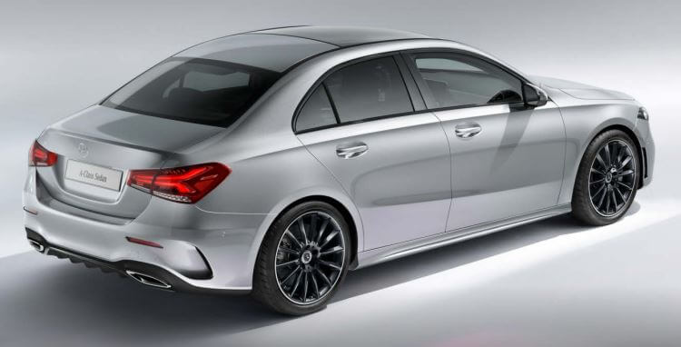 벤츠-A클래스-세단-후면