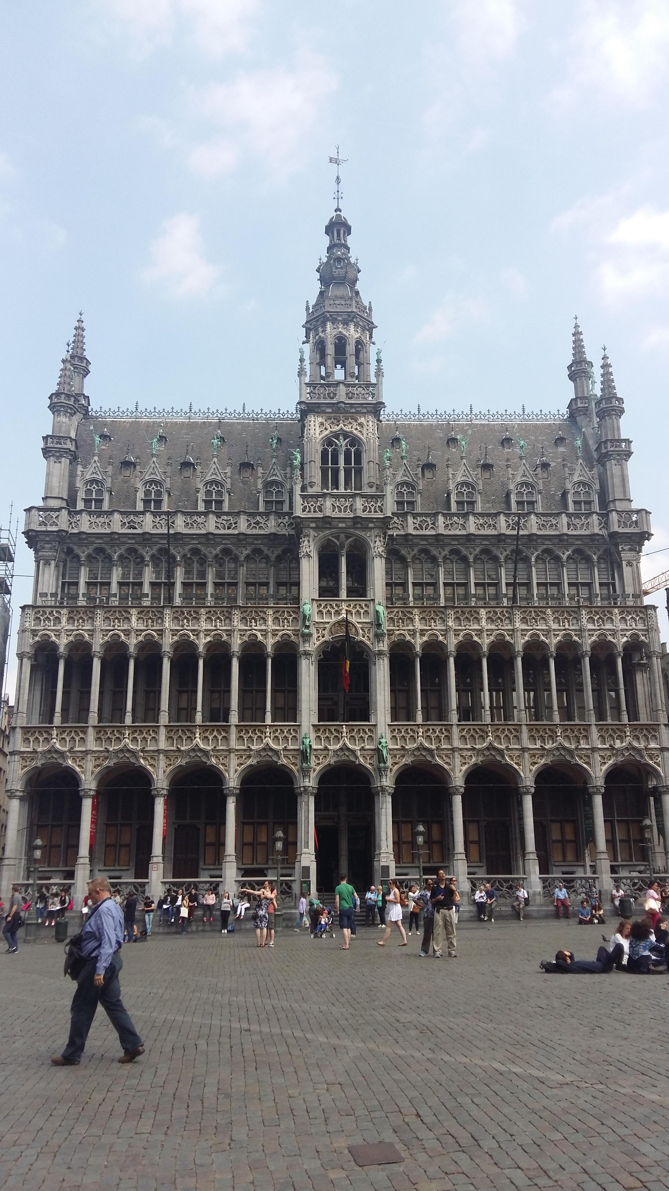 벨기에 브뤼셀 그랑플라스 오줌싸개 동상이 있는 시립 박물관