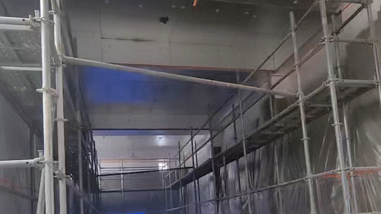 퍼라이트 뿜칠 전 보양을 먼저 시행합니다