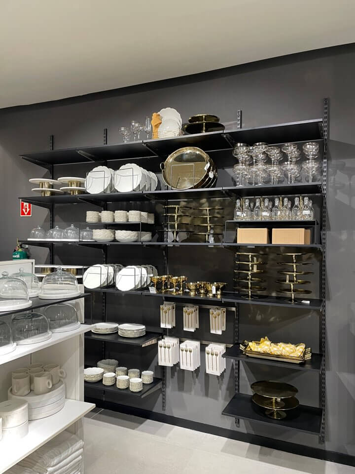 아얄라몰-에이치엔엠-홈-컵쇼핑