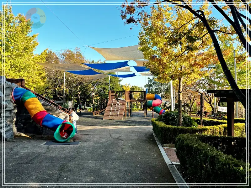 고성공룡박물관_야외놀이터-미끄럼틀-줄잡고오르기