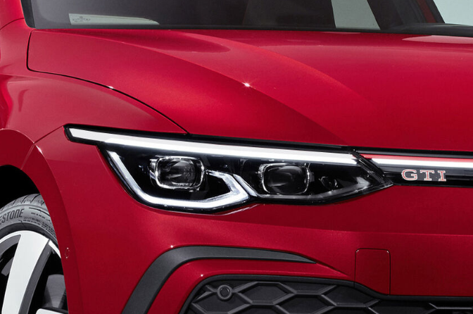 폭스바겐 날렵한 헤드 램프